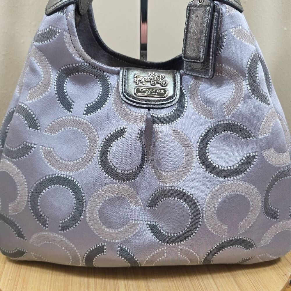 Coach Madison Gray Dotted Op Art Jacquard Metallic Shoulder Bag F1276-21215 - Picture 2 of 16